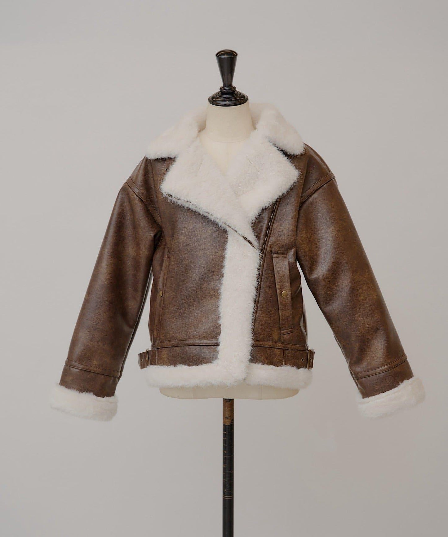 10月23日（週四）0點開售【ゆっぴ聯名企劃】仿毛皮短款機車夾克