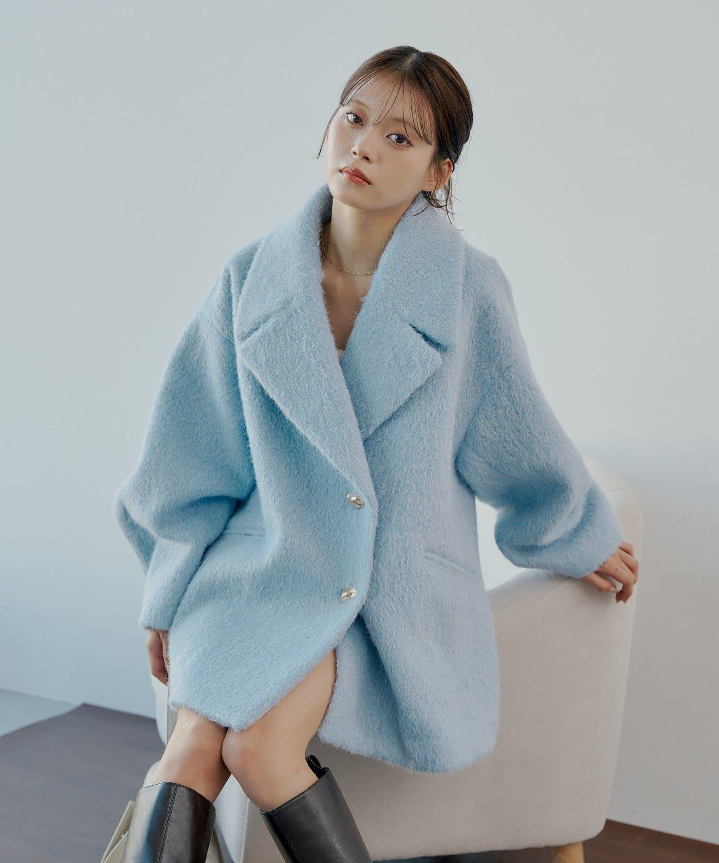 金色紐扣毛邊寬鬆大衣