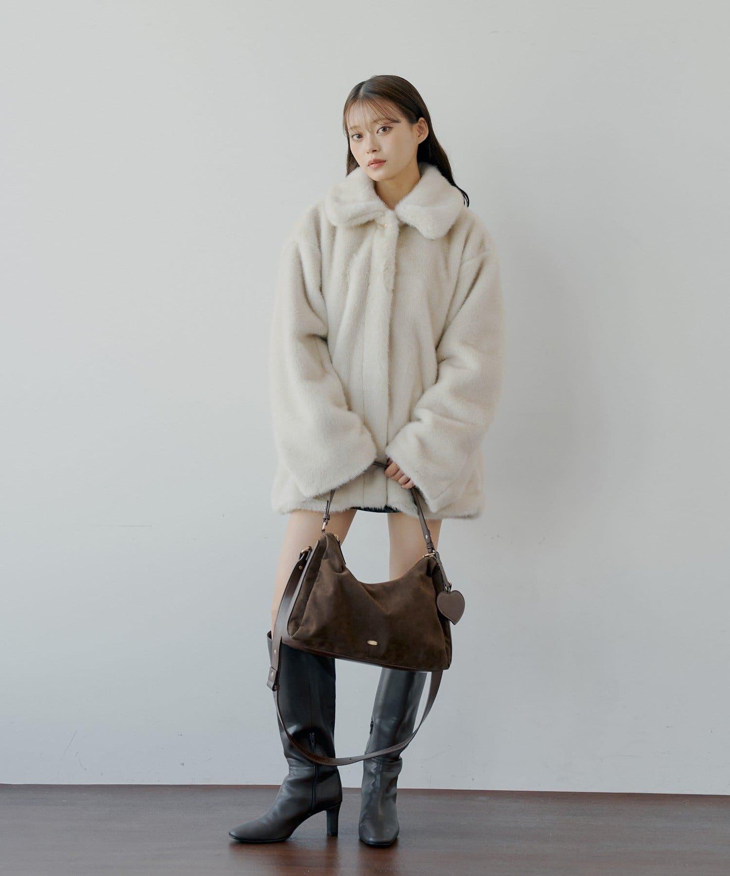 金色紐扣中長款毛絨大衣