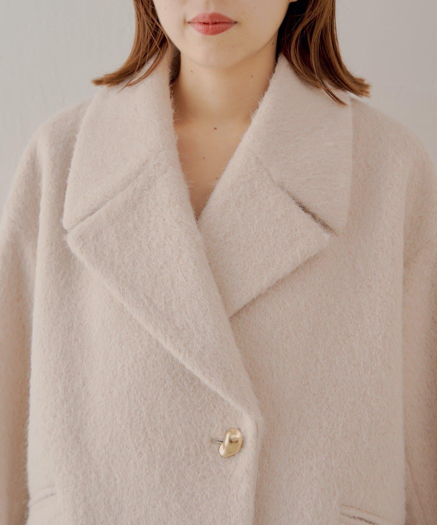 金色紐扣毛邊寬鬆大衣