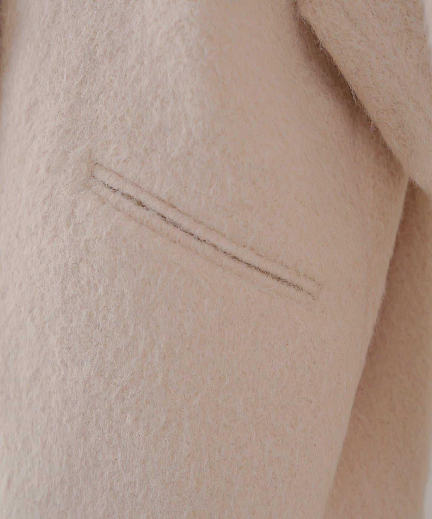 金色紐扣毛邊寬鬆大衣