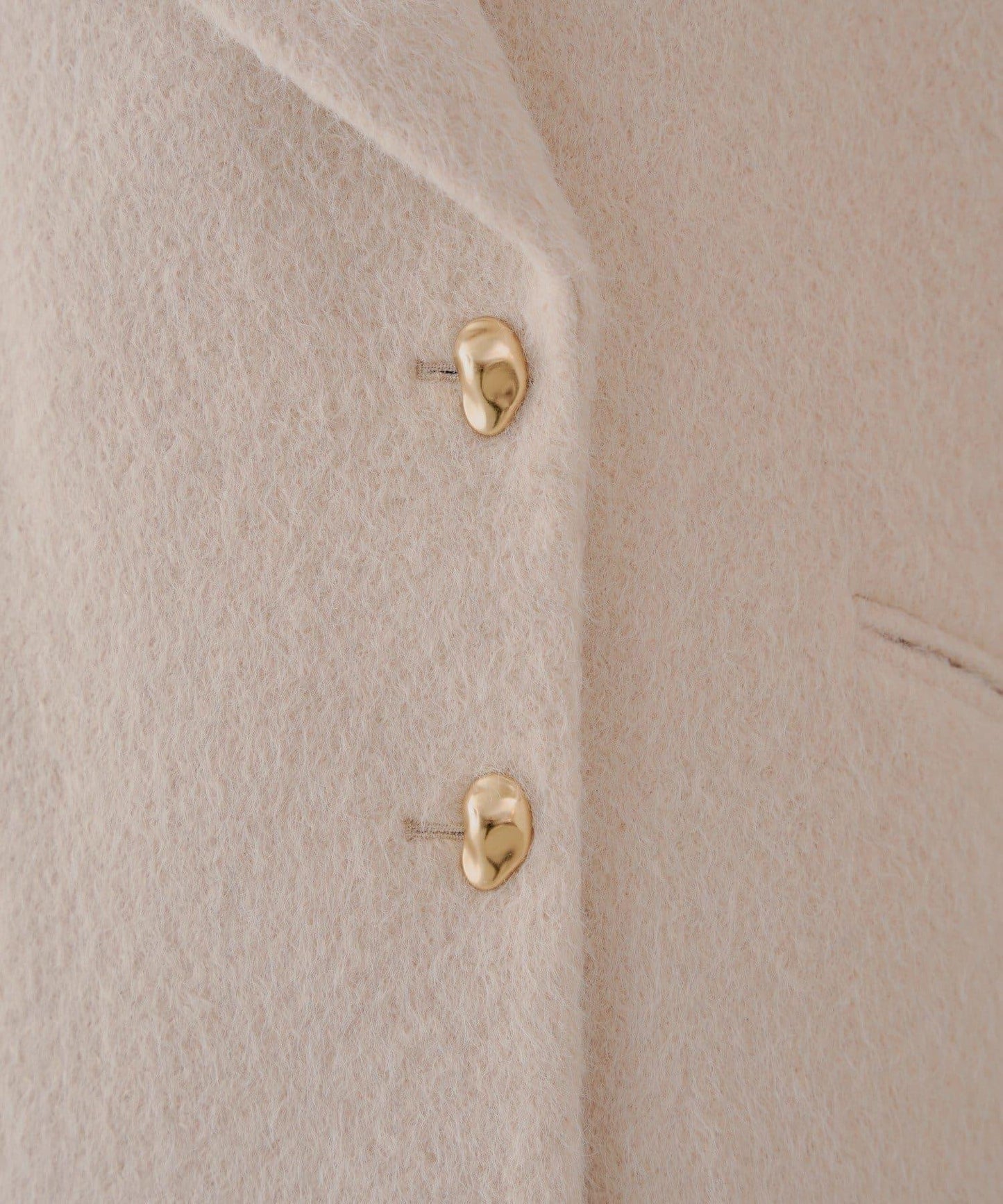 金色紐扣毛邊寬鬆大衣