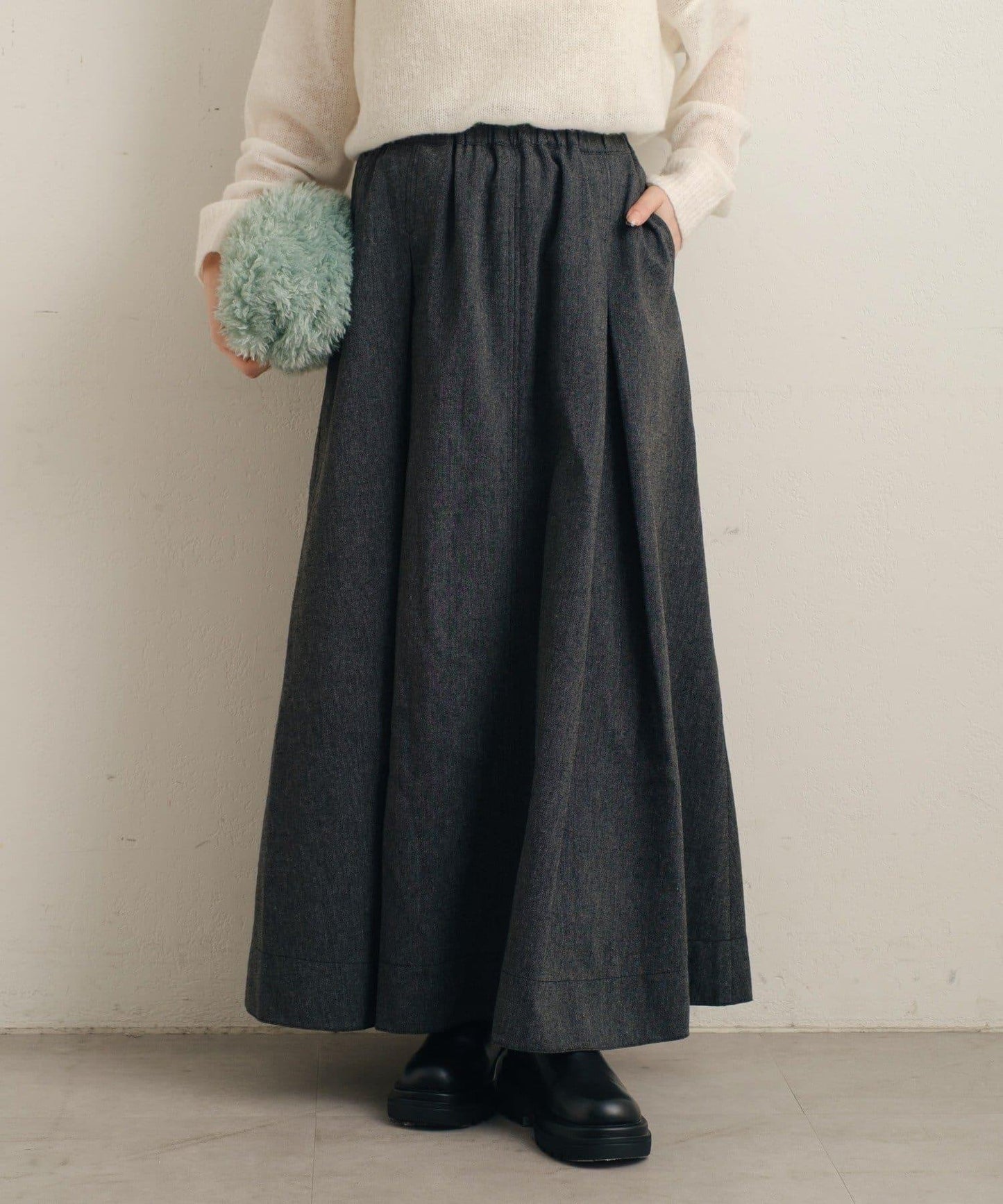 粘合斜紋呢半身裙