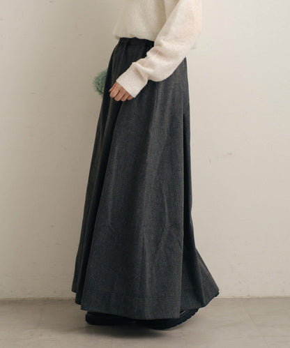 粘合斜紋呢半身裙