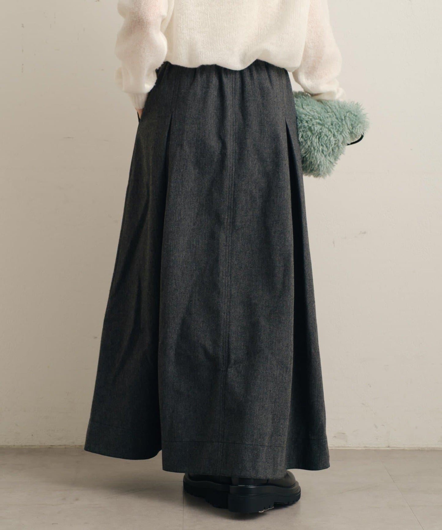 粘合斜紋呢半身裙