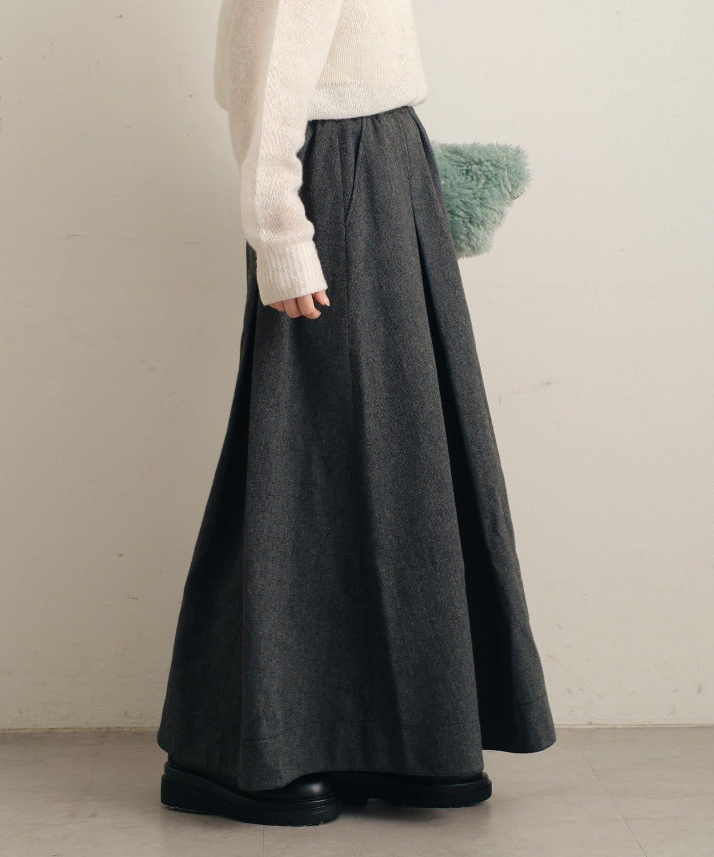 粘合斜紋呢半身裙