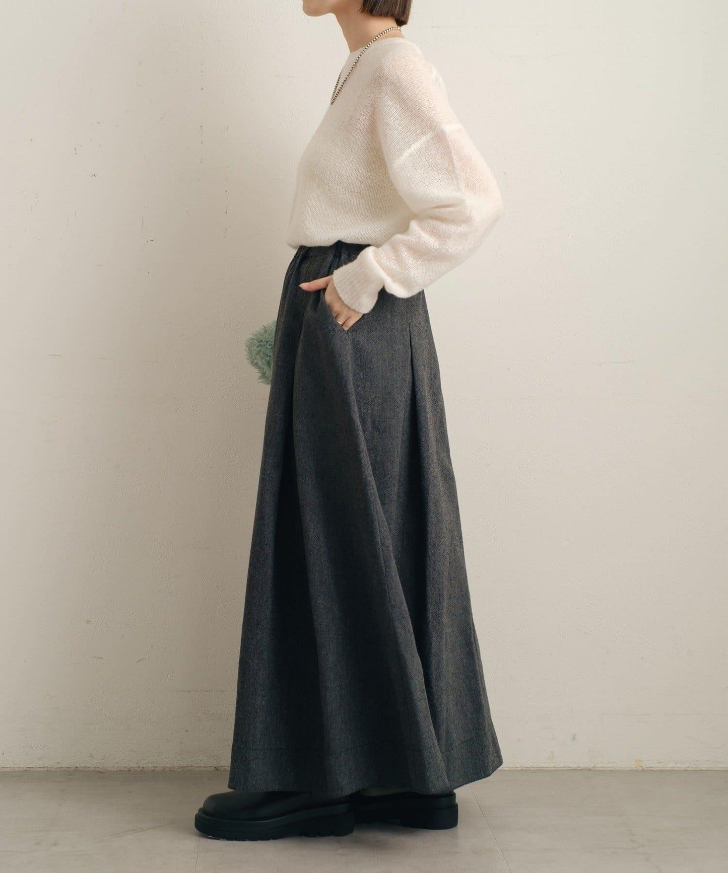 粘合斜紋呢半身裙