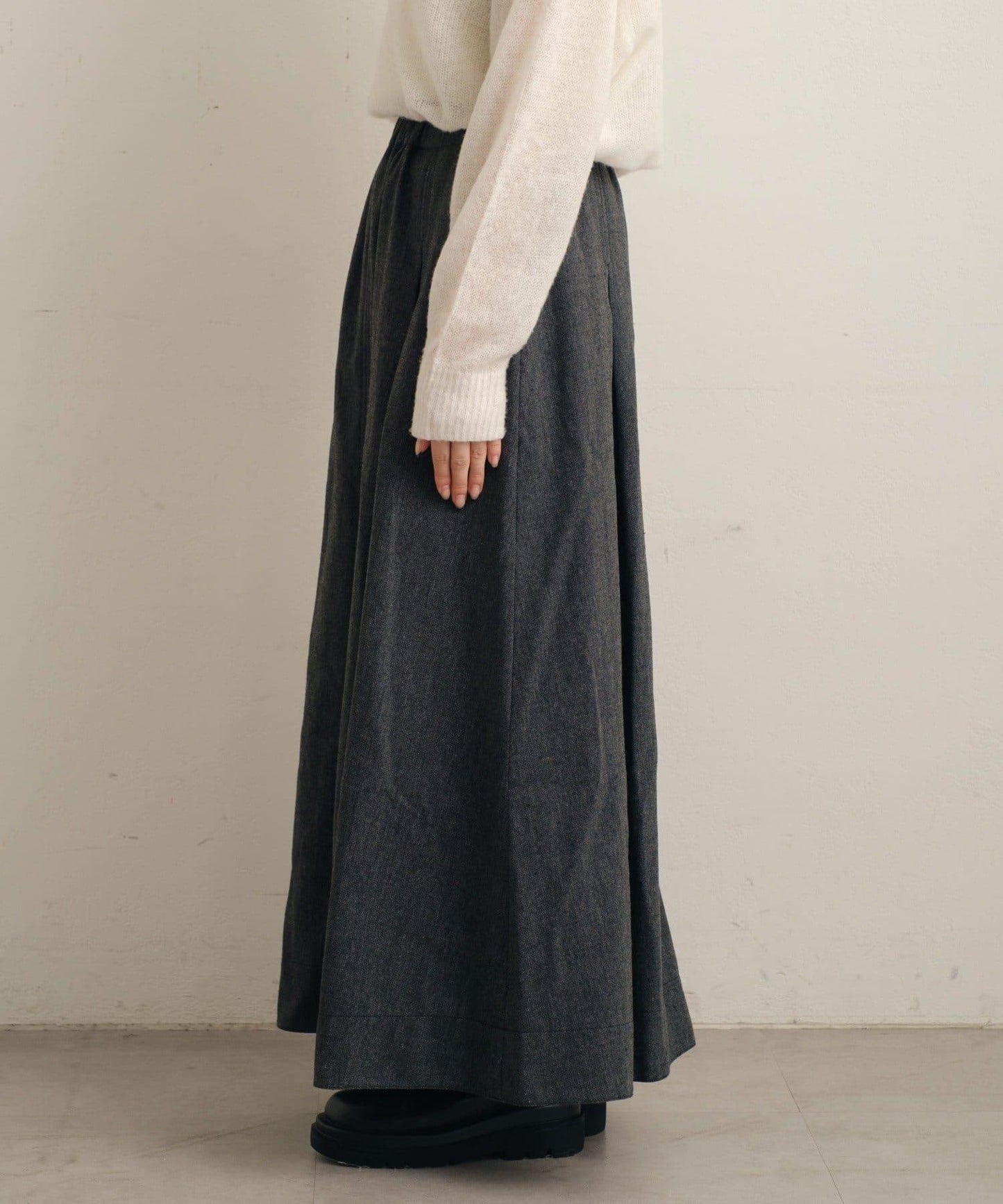 粘合斜紋呢半身裙