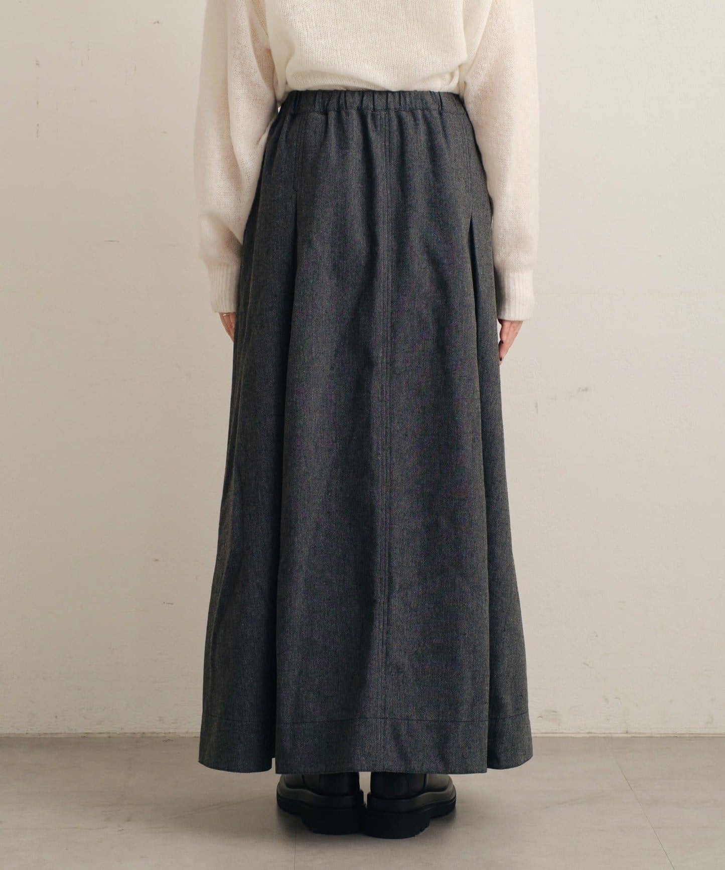 粘合斜紋呢半身裙