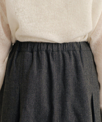 粘合斜紋呢半身裙