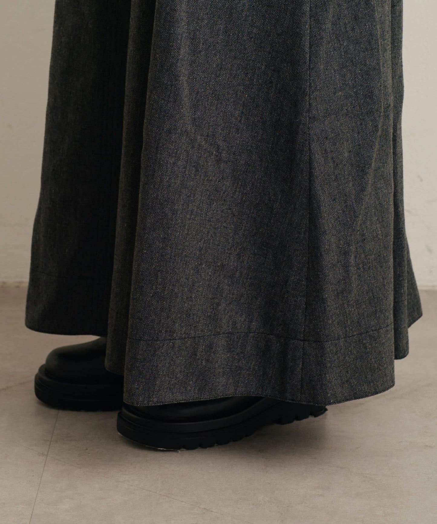 粘合斜紋呢半身裙