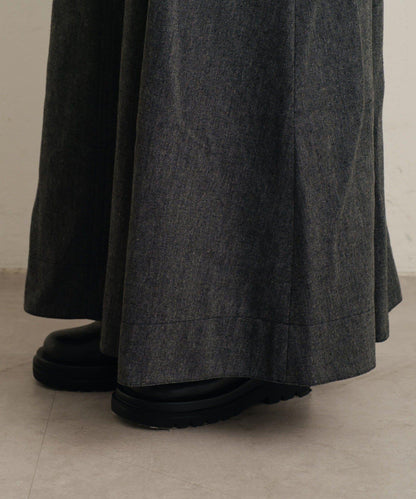 粘合斜紋呢半身裙