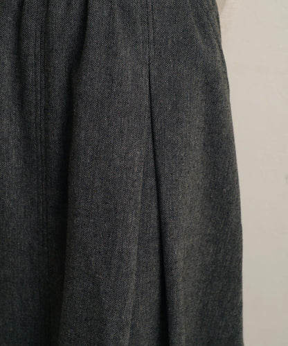 粘合斜紋呢半身裙