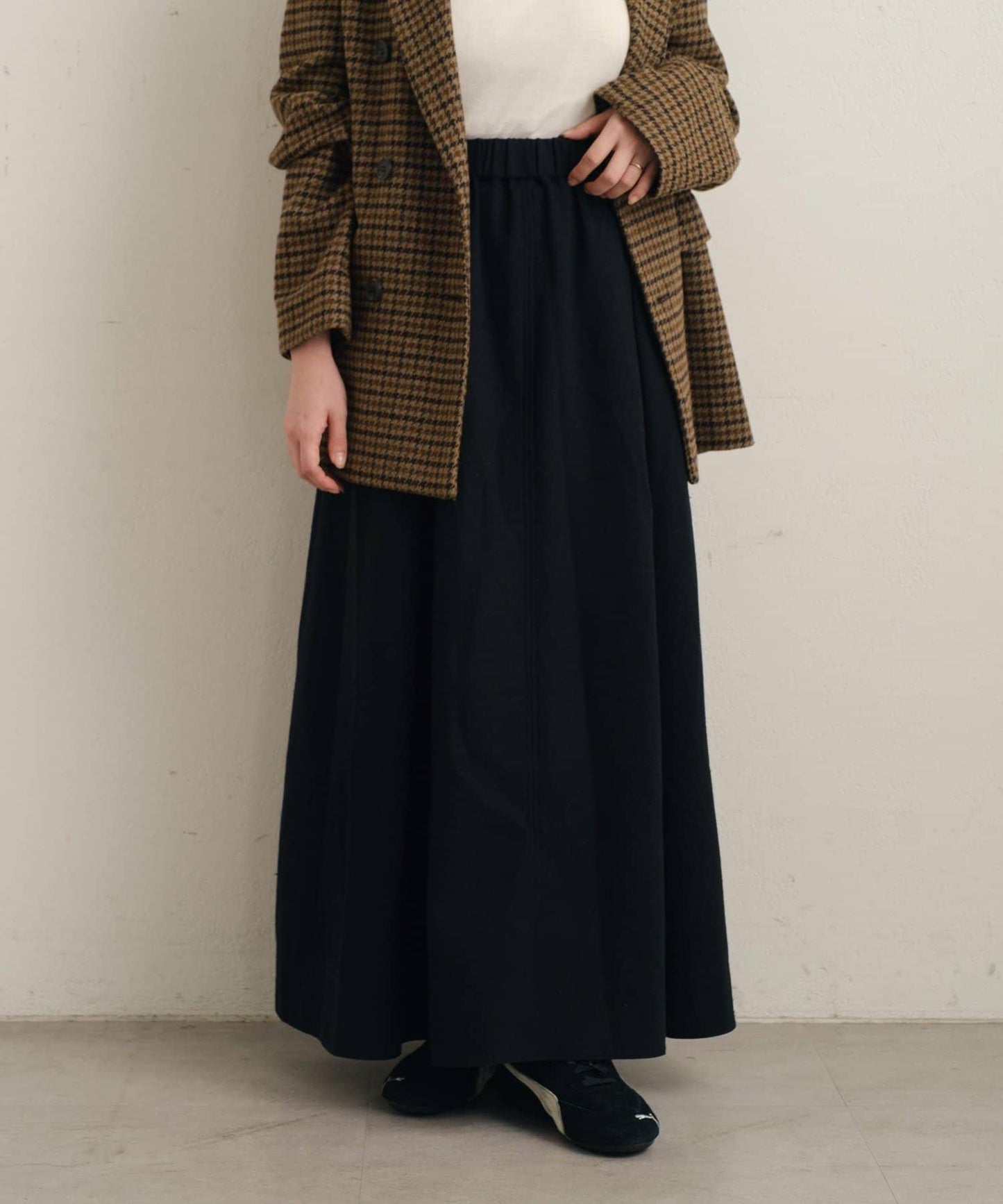 粘合斜紋呢半身裙