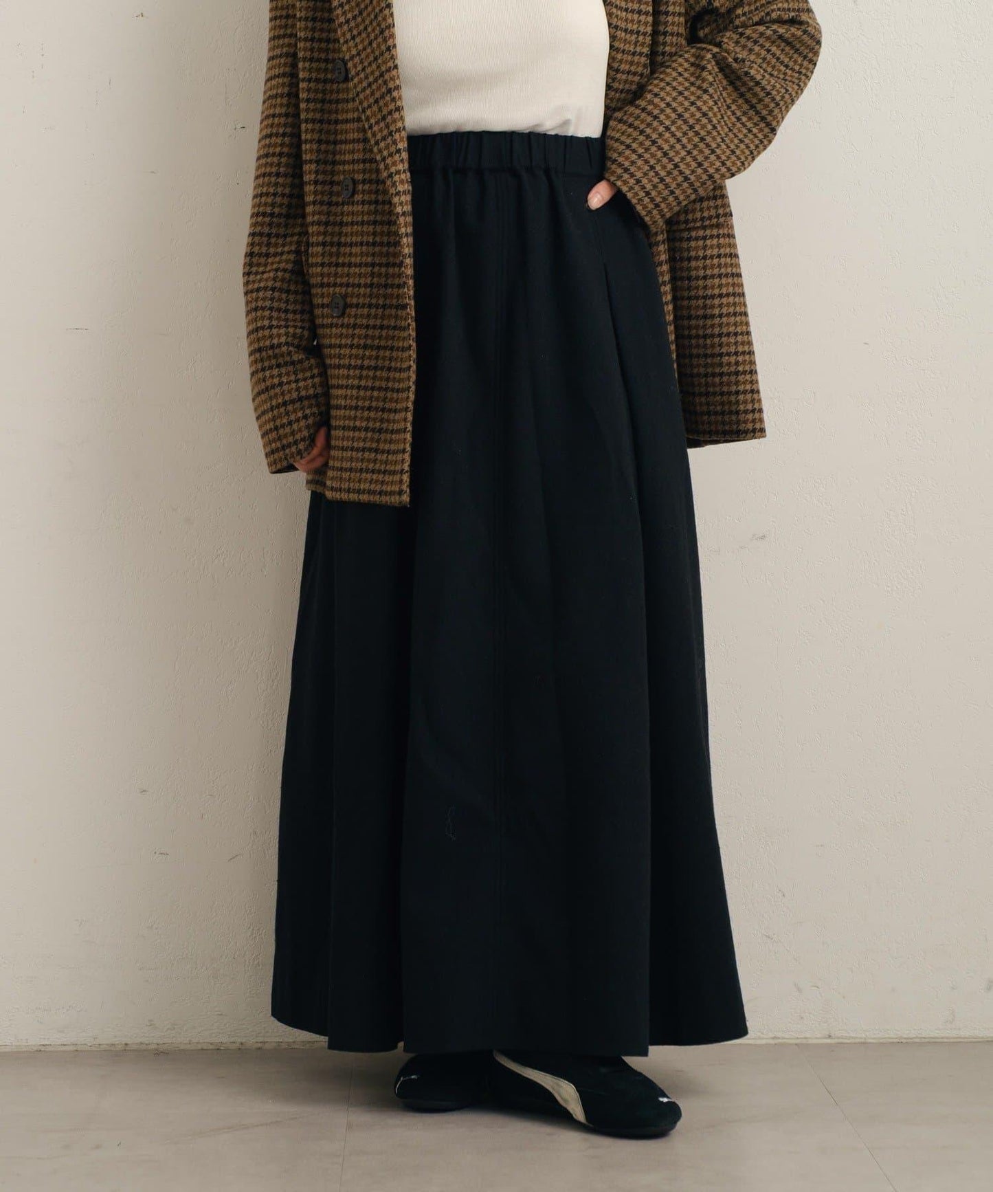 粘合斜紋呢半身裙