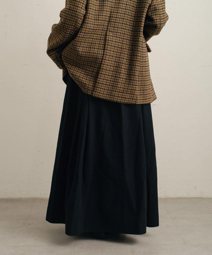 粘合斜紋呢半身裙