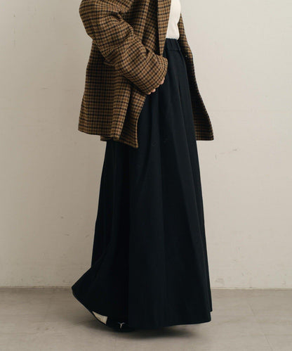 粘合斜紋呢半身裙