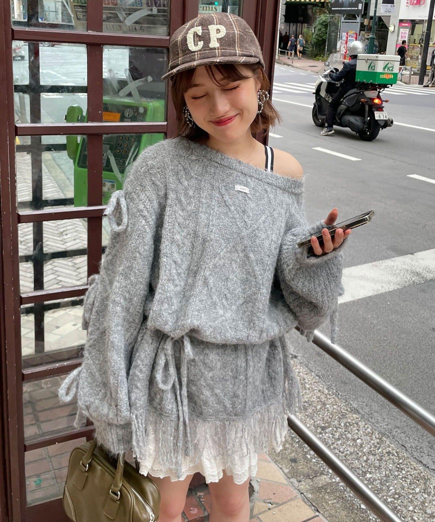 【あやっち(@_acoba_)企畫】麻花編織蝴蝶結流蘇一字肩針織衫