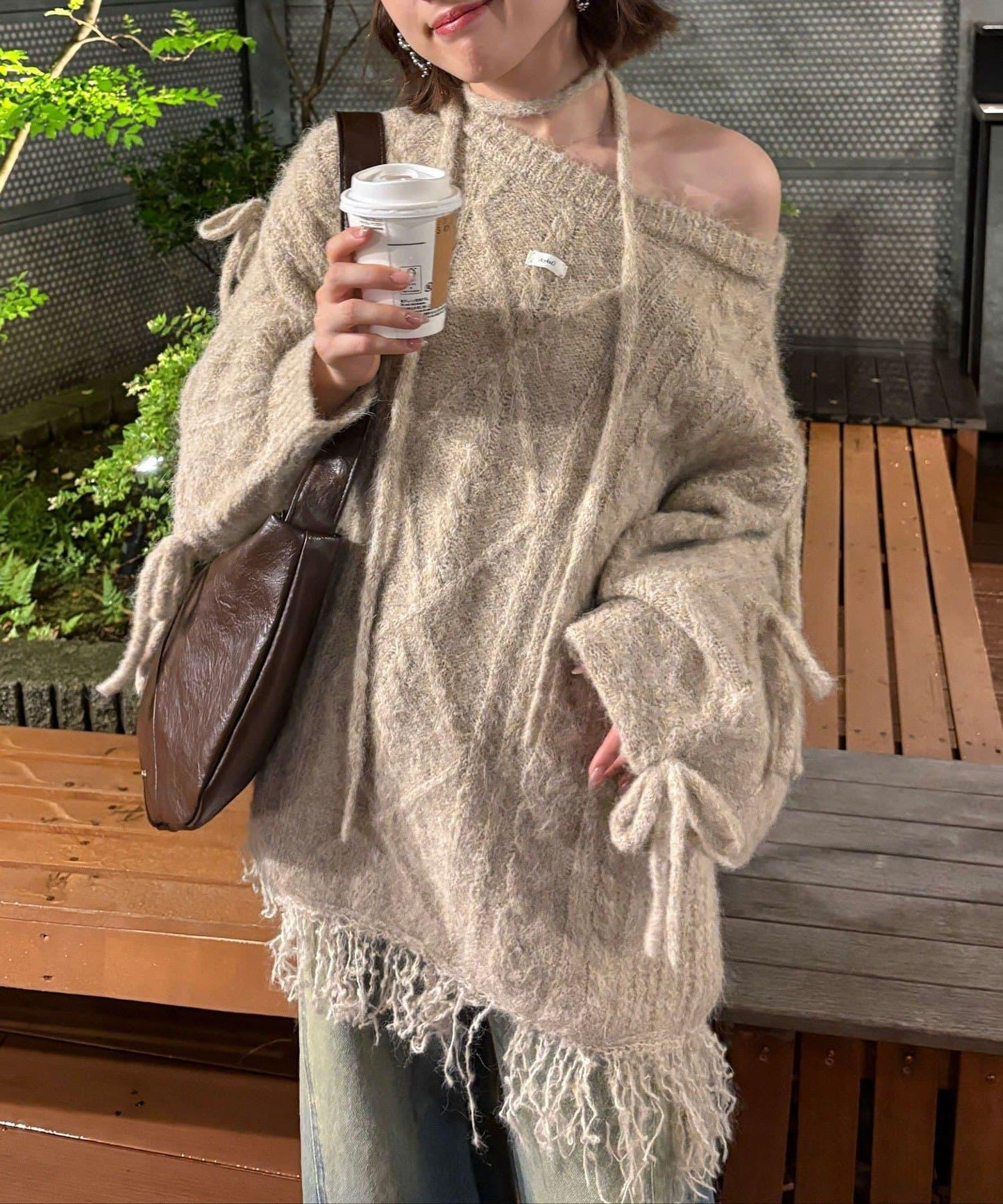 【あやっち(@_acoba_)企畫】麻花編織蝴蝶結流蘇一字肩針織衫