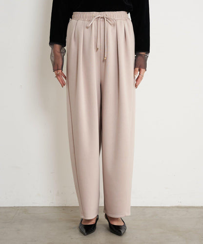 曲線剪裁束身褲