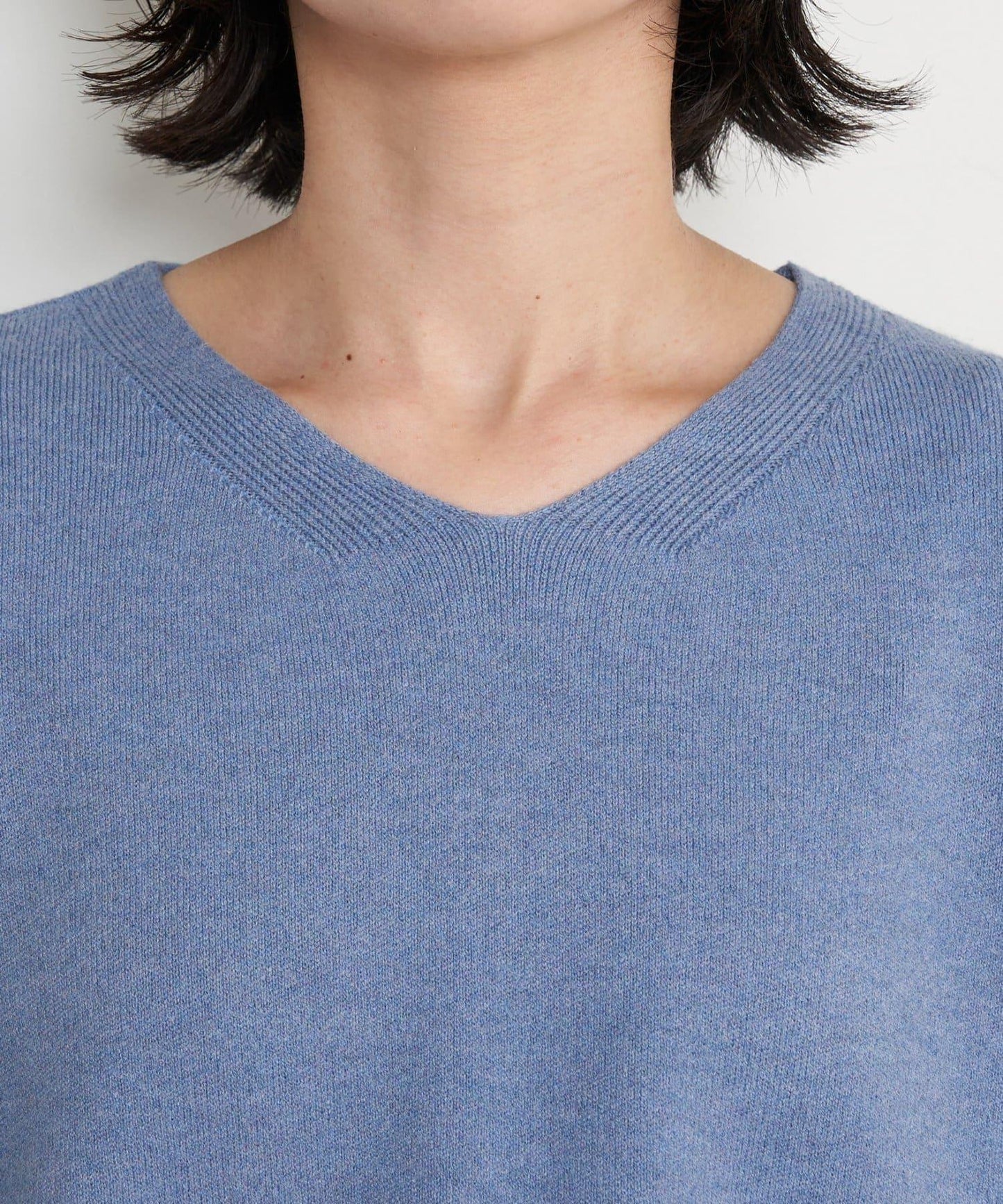 亮絲線V領針織衫