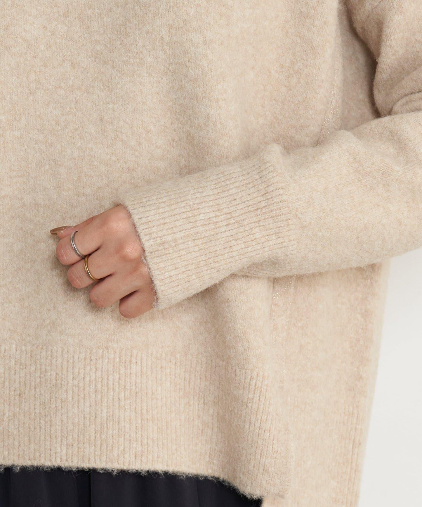 寬鬆不規則針織衫