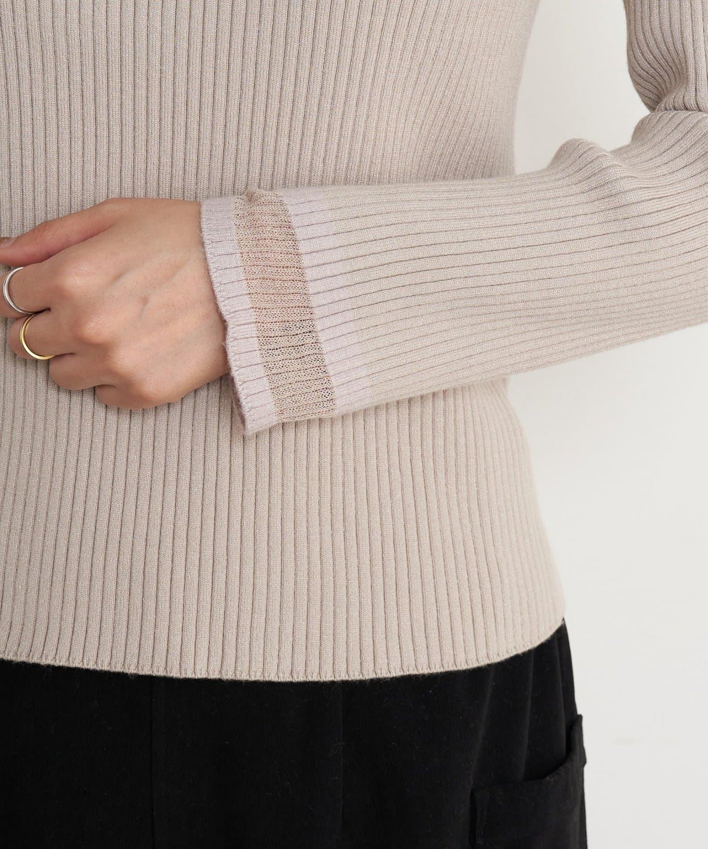 袖部透視拼接羅紋針織衫