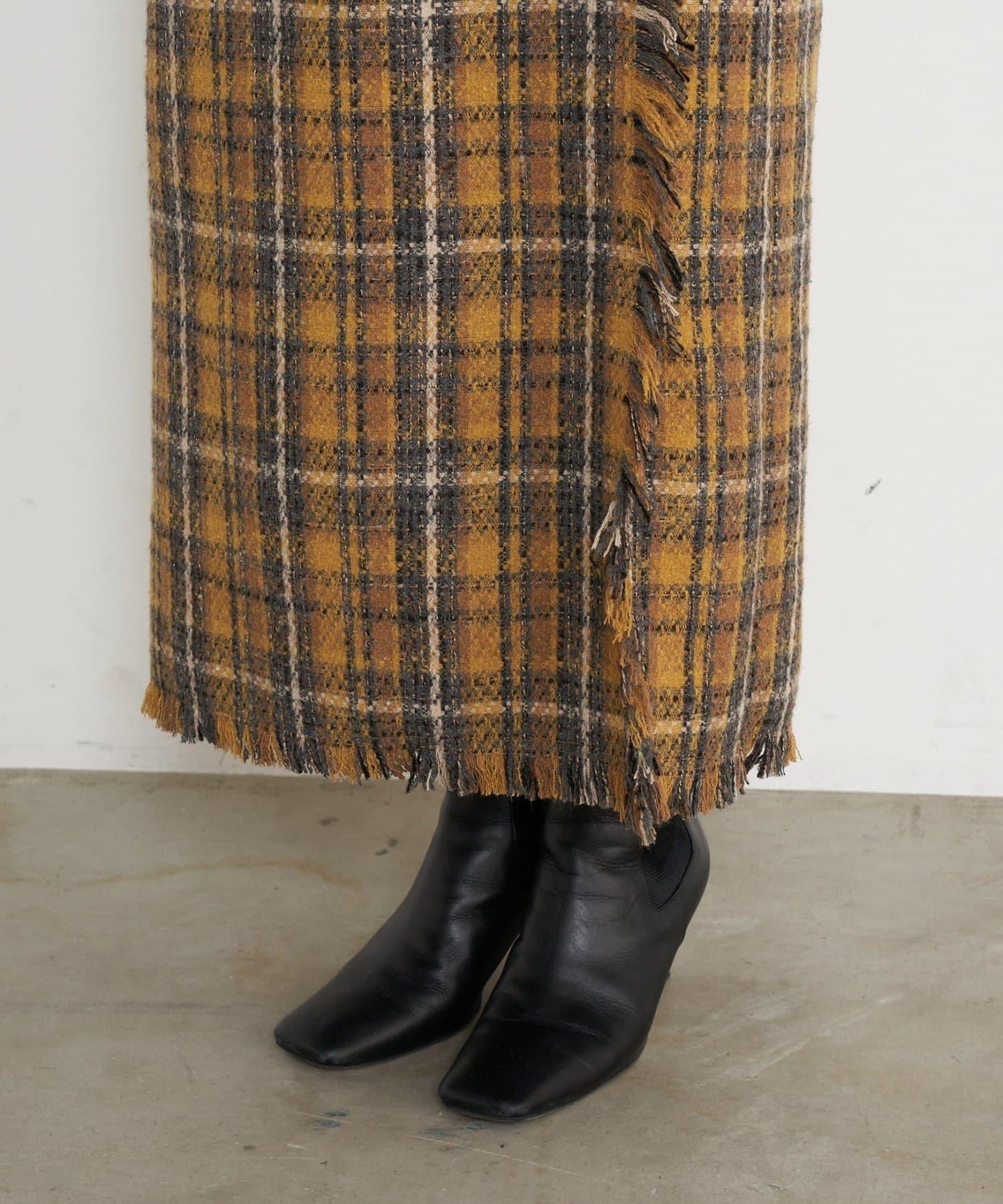 格紋流蘇修身半身裙