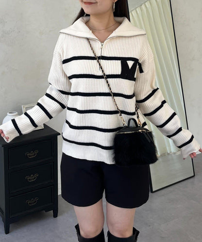 徽章標誌半拉鍊條紋針織衫