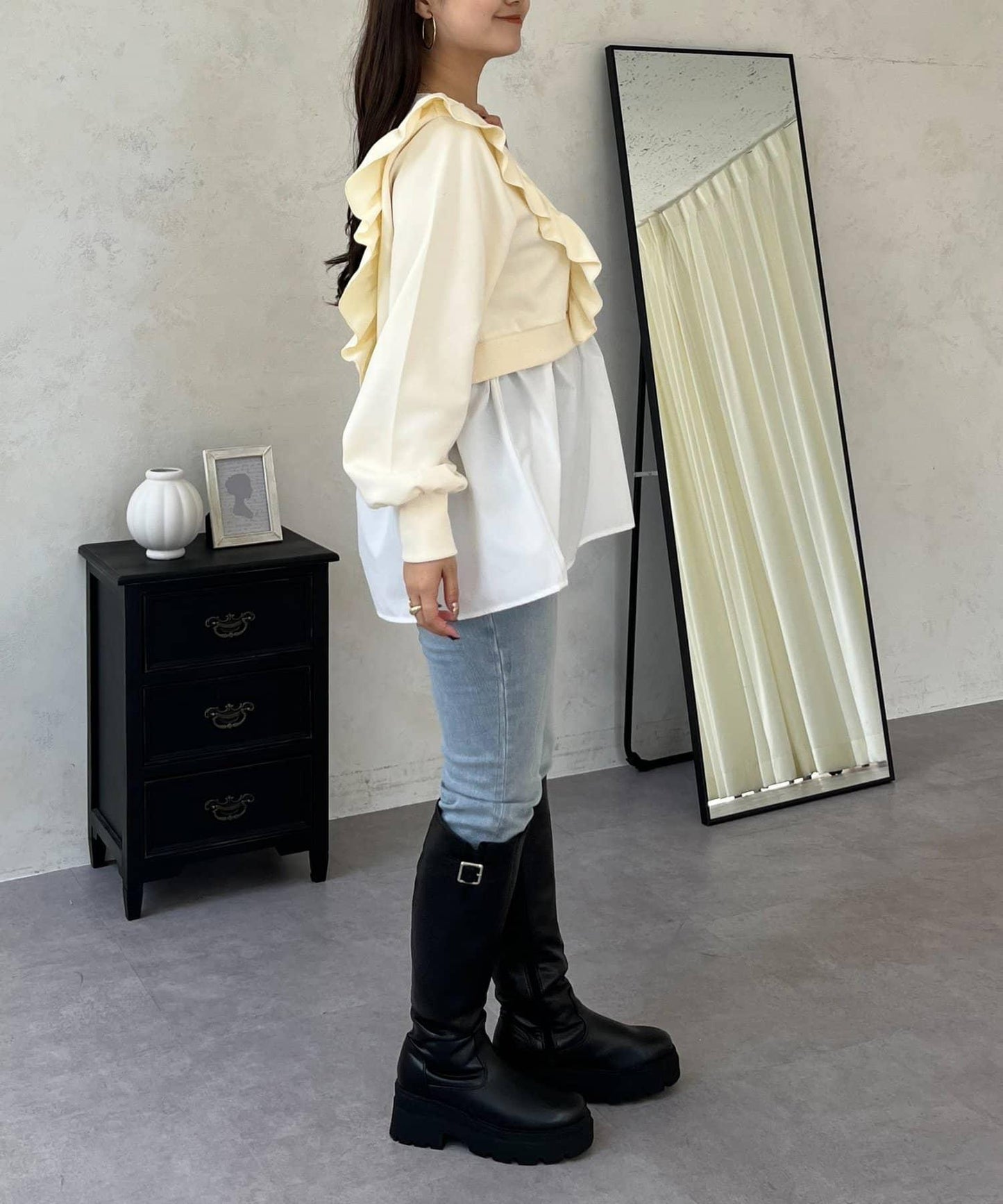 荷葉邊拼接荷葉下襬衛衣