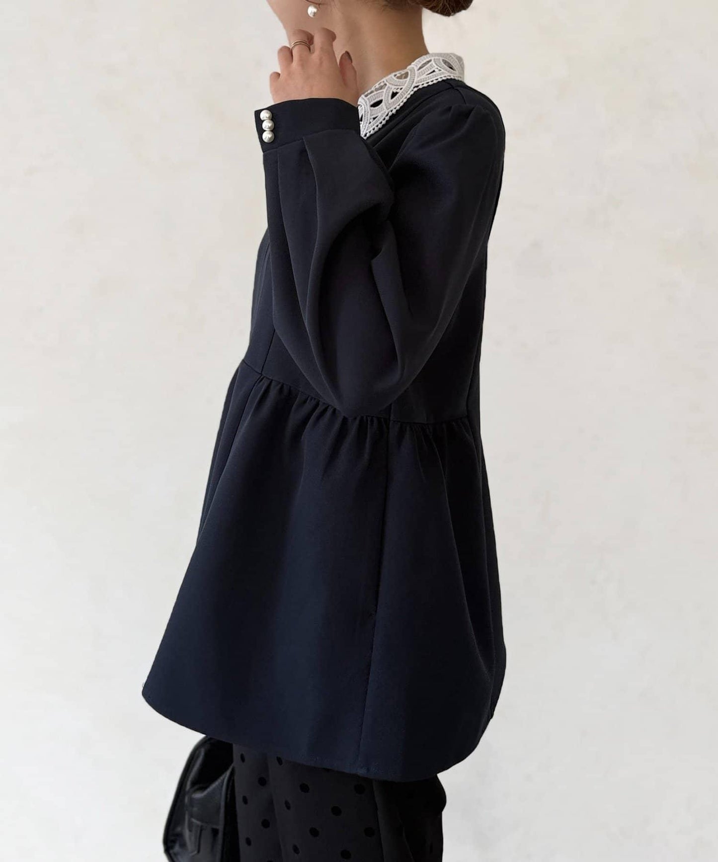 【MAYURI企畫】【適合正式場合】可拆卸領前拉鍊荷葉邊下襬襯衫