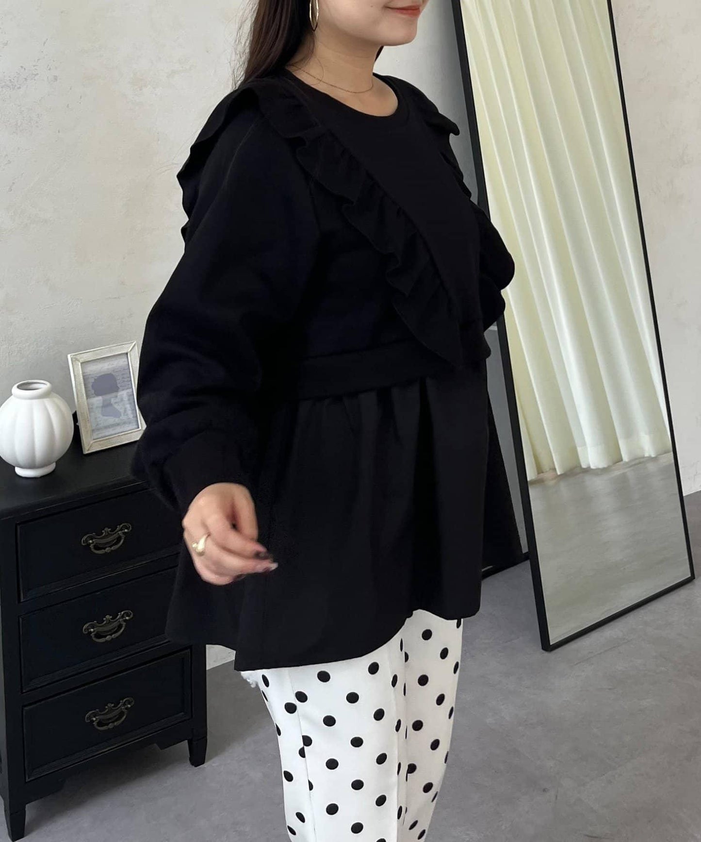 荷葉邊拼接荷葉下襬衛衣