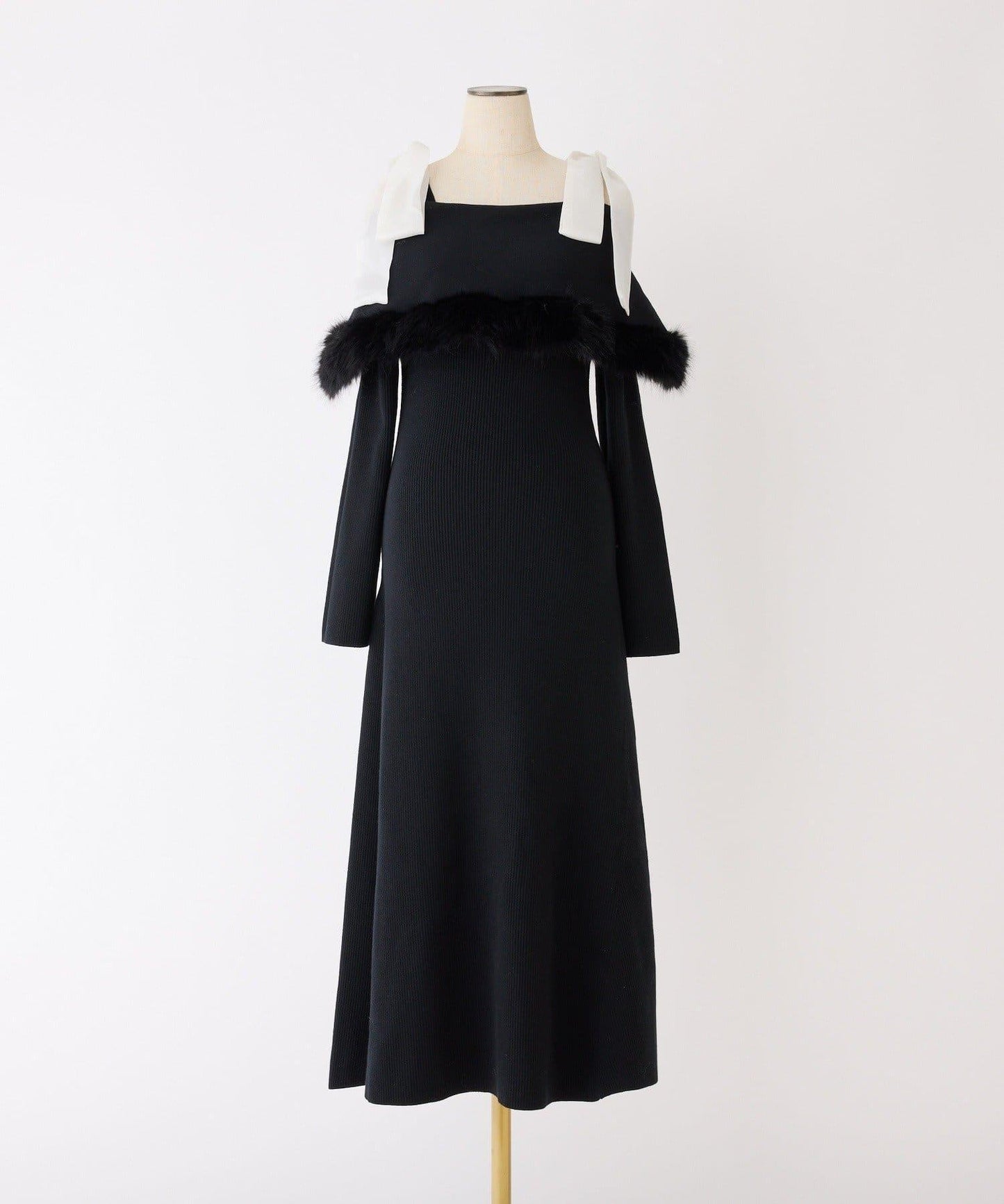 可拆卸蝴蝶結一字肩毛絨針織連衣裙