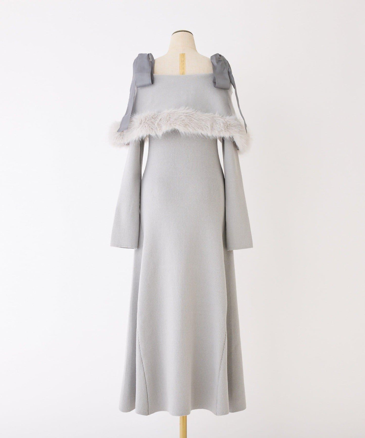 可拆卸蝴蝶結一字肩毛絨針織連衣裙