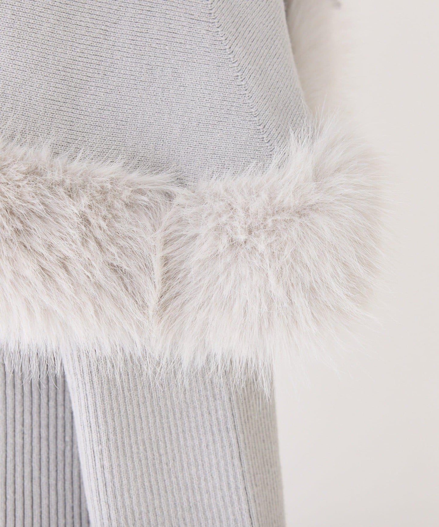 可拆卸蝴蝶結一字肩毛絨針織連衣裙