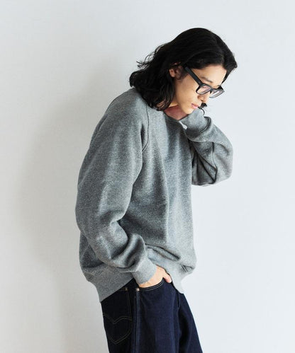 COMFORT HEATHER 復古風格內刷毛插肩圓領衛衣