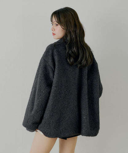 金色紐扣毛邊寬鬆大衣