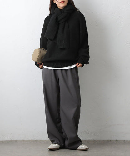 圓領針織衫配圍巾