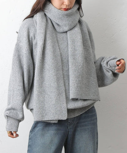 圓領針織衫配圍巾