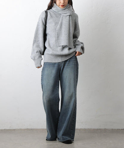 圓領針織衫配圍巾