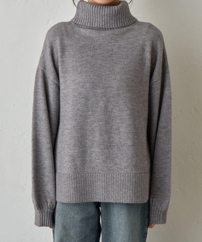 寬鬆柔軟高領針織衫