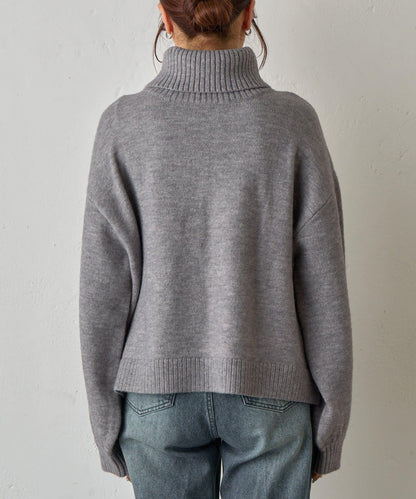 寬鬆柔軟高領針織衫