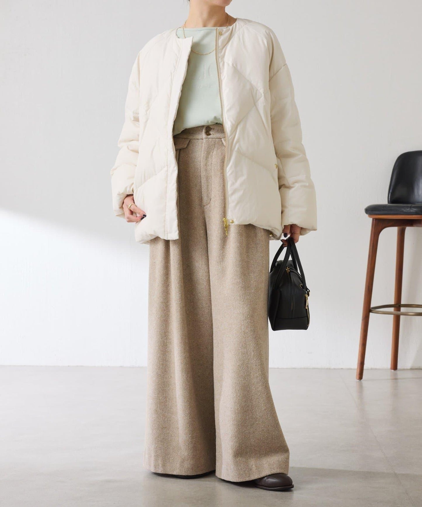 【輕量外套】輕質壓花無領羽絨服