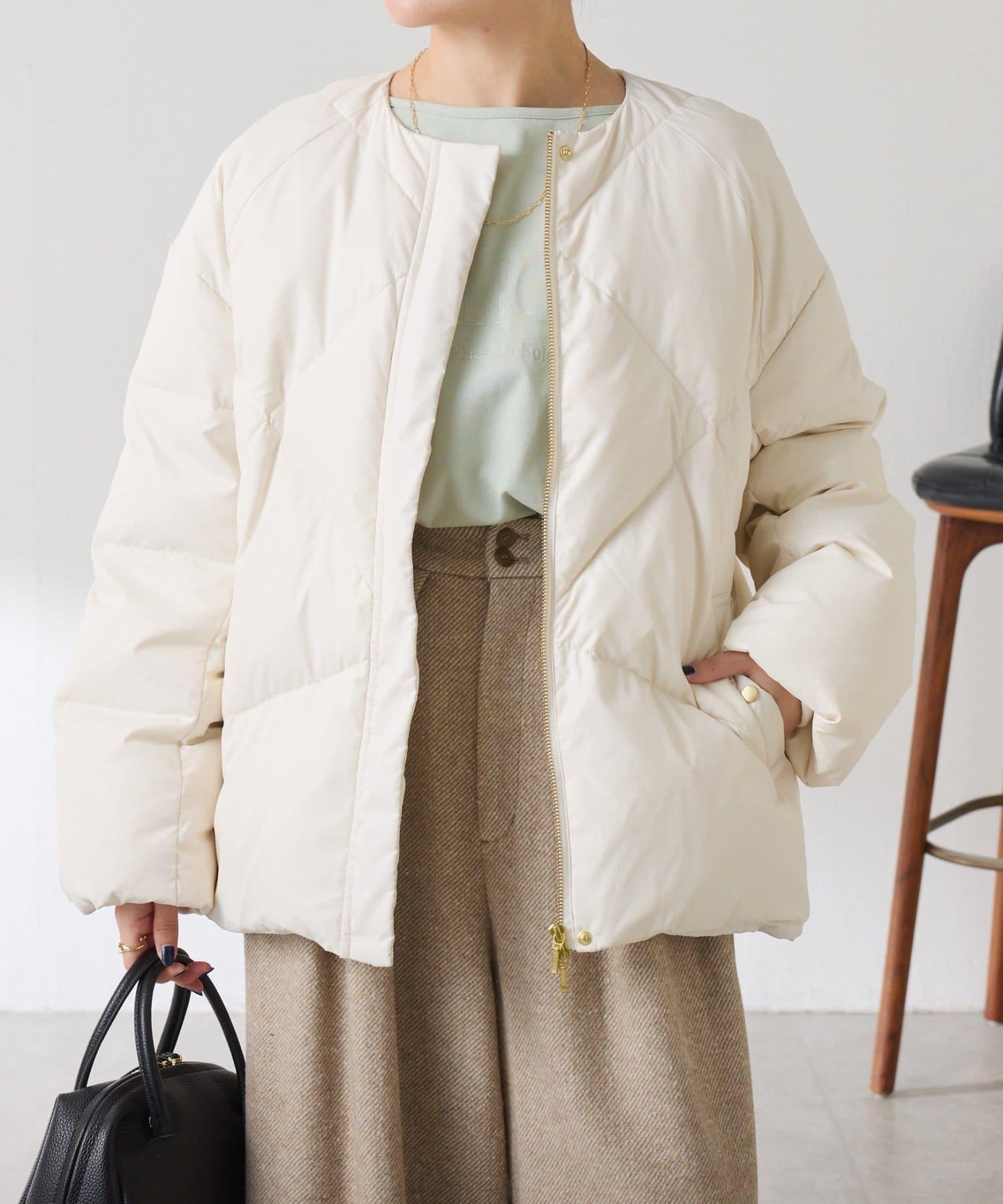 【輕量外套】輕質壓花無領羽絨服