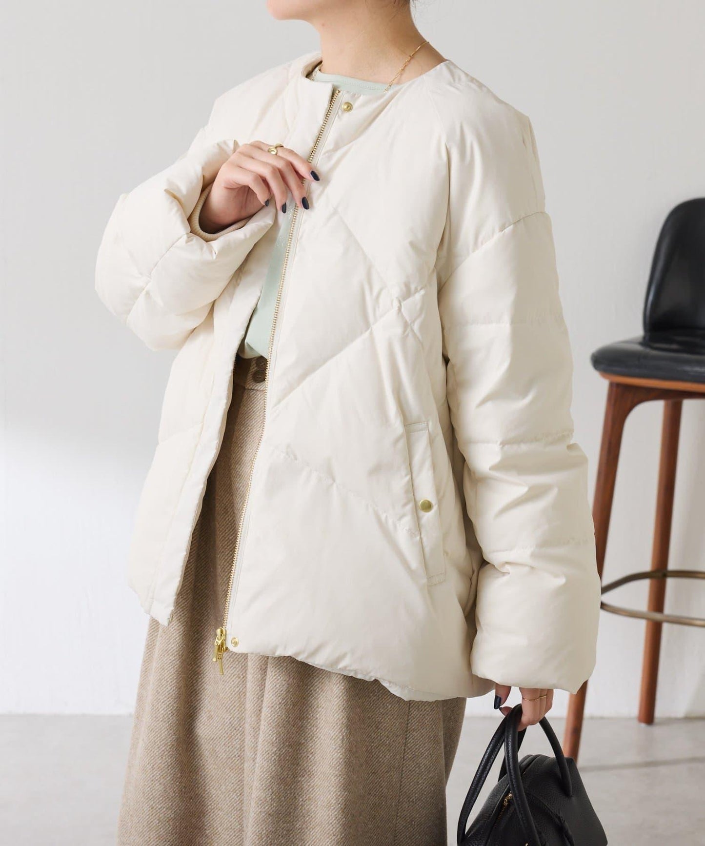 【輕量外套】輕質壓花無領羽絨服