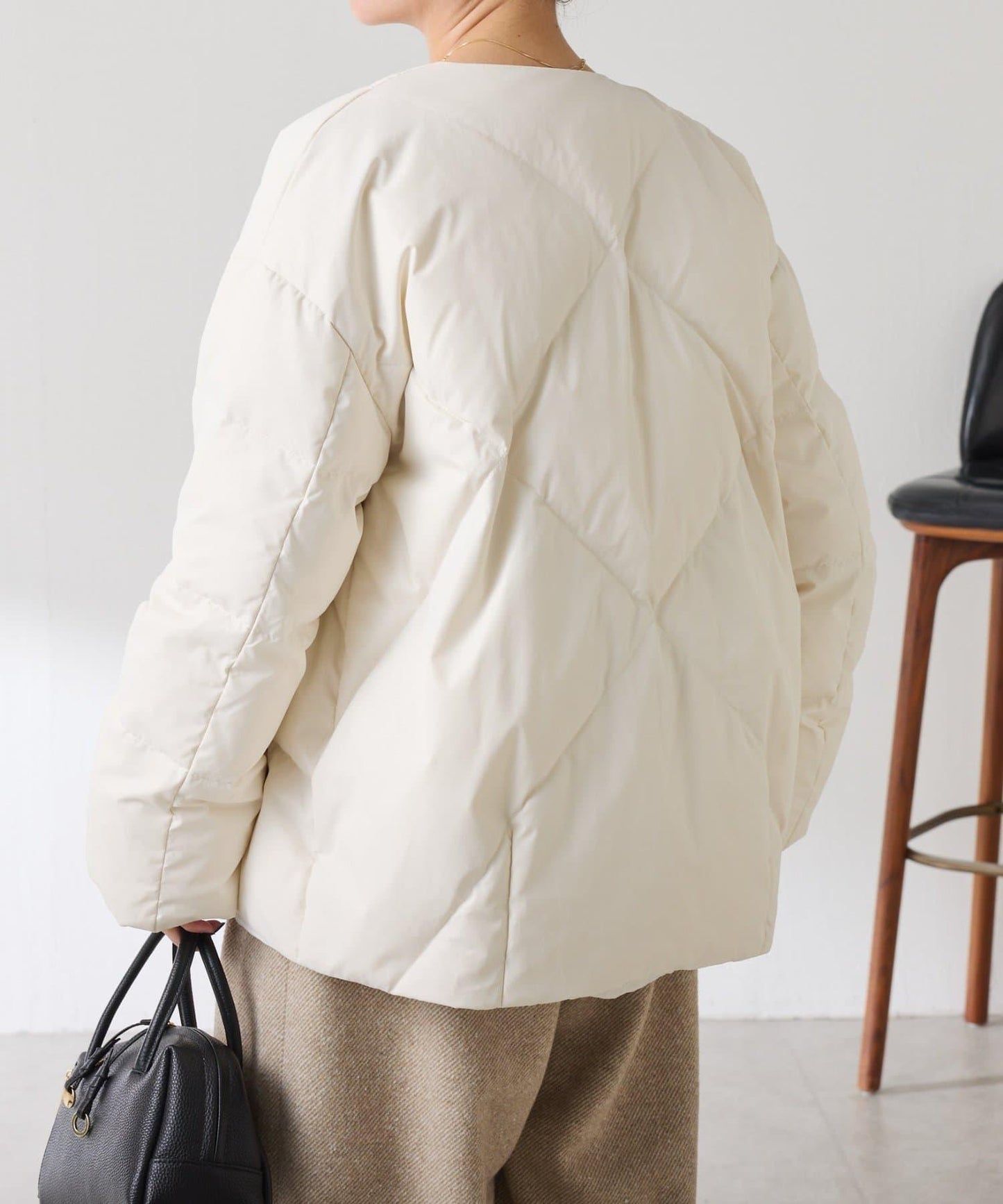 【輕量外套】輕質壓花無領羽絨服