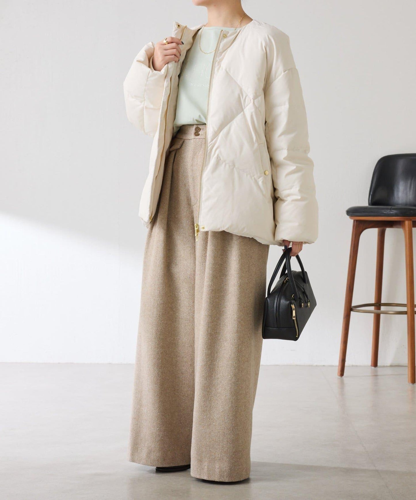 【輕量外套】輕質壓花無領羽絨服