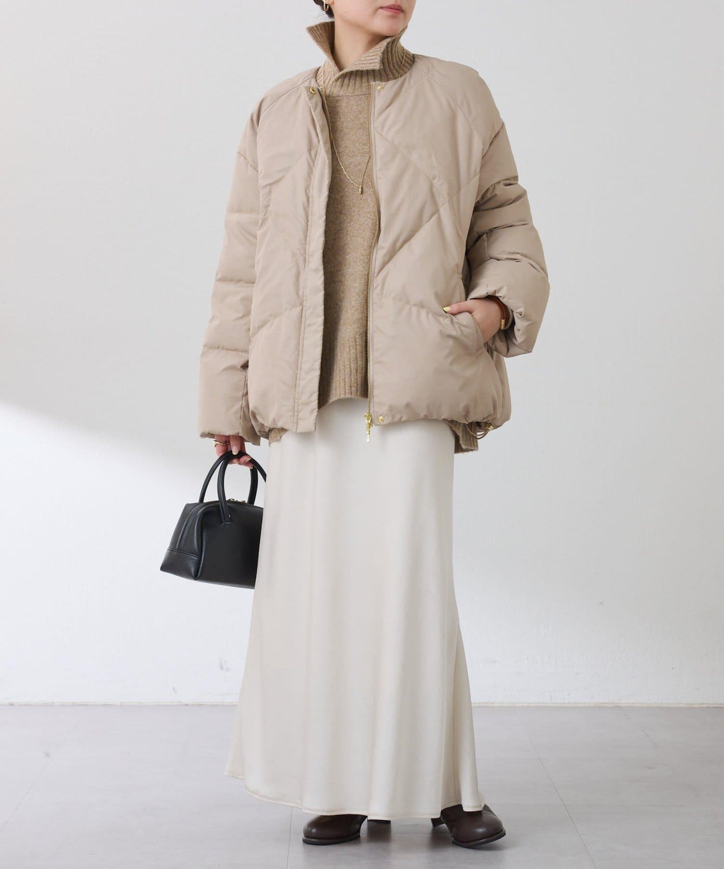 【輕量外套】輕質壓花無領羽絨服