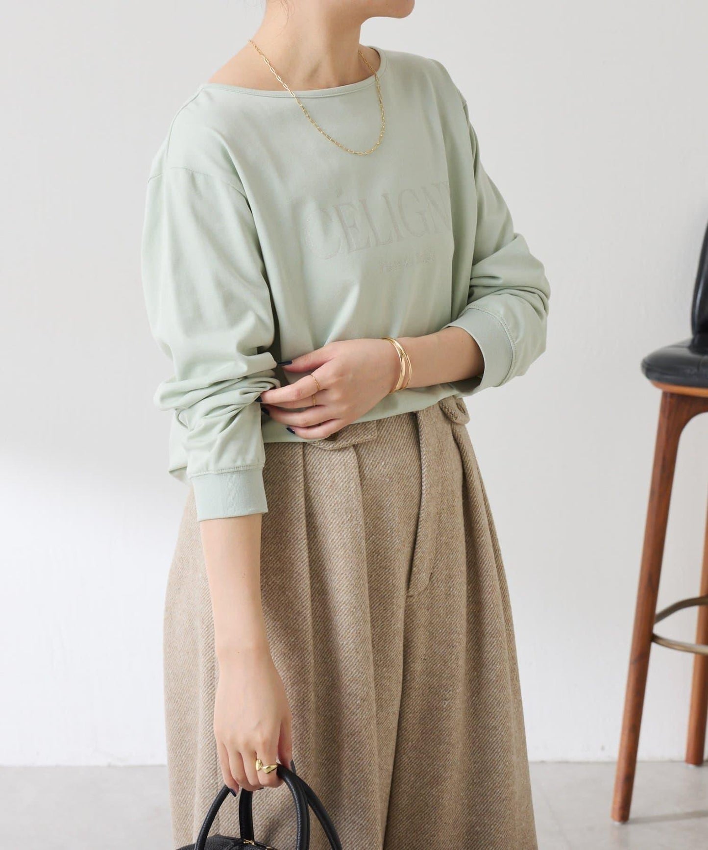 亮片字母長袖T恤/疊穿單品