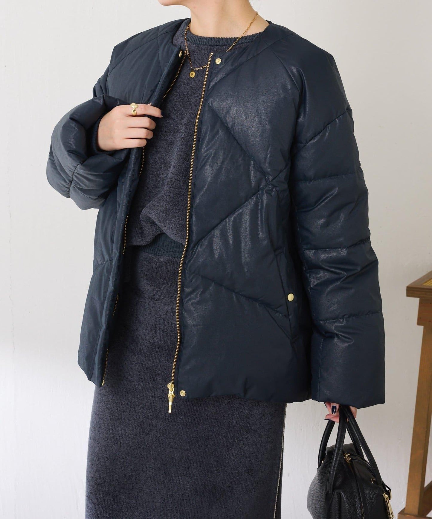 【輕量外套】輕質壓花無領羽絨服